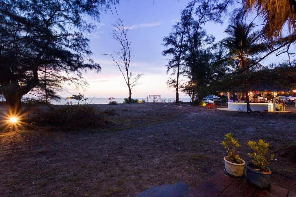 Micky Monkey Beach At Maikhao Beach Hotel Mai Khao Exterior foto